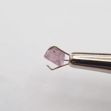 Load image into Gallery viewer, R505 Spinel facet rough 1.45cts
