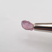 Load image into Gallery viewer, R506 Spinel facet rough 1.3cts
