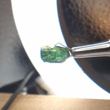 Load image into Gallery viewer, R539 Tourmaline facet rough 7.6cts
