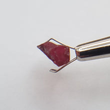 Load image into Gallery viewer, R541 Tourmaline facet rough 7.4cts
