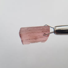 Load image into Gallery viewer, R541 Tourmaline facet rough 7.4cts
