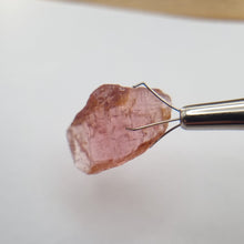 Load image into Gallery viewer, R544 Tourmaline facet rough 23.6cts
