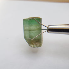 Load image into Gallery viewer, R552 Tourmaline facet rough 18.6cts
