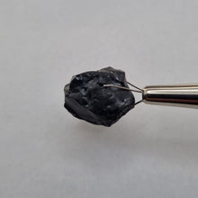 Load image into Gallery viewer, R526 Australian Spinel facet rough 25.9cts
