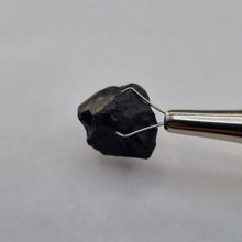 Load image into Gallery viewer, R531 Australian Spinel facet rough 19.3cts
