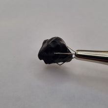 Load image into Gallery viewer, R531 Australian Spinel facet rough 19.3cts
