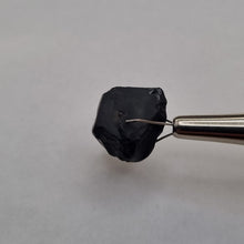 Load image into Gallery viewer, R531 Australian Spinel facet rough 19.3cts
