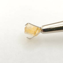 Load image into Gallery viewer, R561 Citrine facet rough 2.5cts
