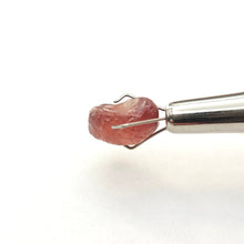 Load image into Gallery viewer, R611 Malaya Garnet facet rough 5.3cts
