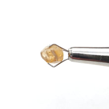 Load image into Gallery viewer, R628 Australian Zircon facet rough 2.7cts
