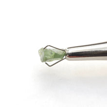 Load image into Gallery viewer, R632 Australian Sapphire facet rough 2.75cts
