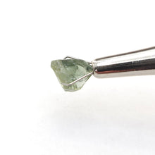 Load image into Gallery viewer, R632 Australian Sapphire facet rough 2.75cts
