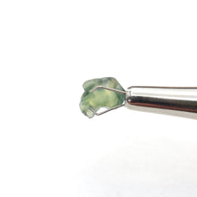 Load image into Gallery viewer, R634 Australian Sapphire facet rough 2.6cts
