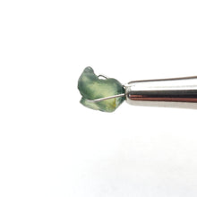 Load image into Gallery viewer, R634 Australian Sapphire facet rough 2.6cts
