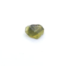 Load image into Gallery viewer, R636 Australian Sapphire facet rough 2.65cts

