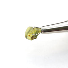 Load image into Gallery viewer, R636 Australian Sapphire facet rough 2.65cts
