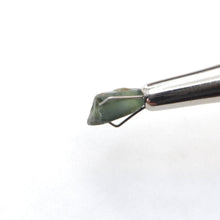 Load image into Gallery viewer, R638 Australian Sapphire facet rough 2.55cts
