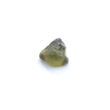 Load image into Gallery viewer, R640 Australia Sapphire facet rough 2.75cts

