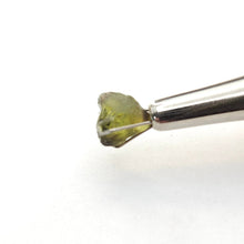 Load image into Gallery viewer, R640 Australia Sapphire facet rough 2.75cts
