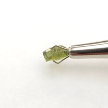 Load image into Gallery viewer, R463 Australian Sapphire facet rough 2.6cts
