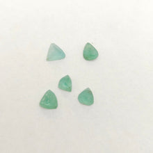 Load image into Gallery viewer, R655 Columbian Emerald preform parcel 1.8cts
