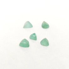 Load image into Gallery viewer, R655 Columbian Emerald preform parcel 1.8cts

