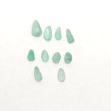 Load image into Gallery viewer, R657 Columbian Emerald preform parcel 3.7cts

