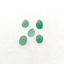 Load image into Gallery viewer, R658 Columbian Emerald preform parcel 2cts
