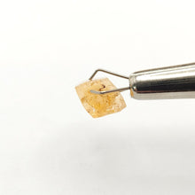Load image into Gallery viewer, R671 Imperial Topaz facet rough 3.0cts
