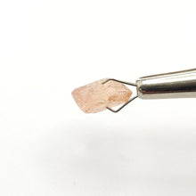 Load image into Gallery viewer, R672 Imperial Topaz facet rough 5.0cts
