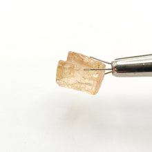 Load image into Gallery viewer, R673 Imperial Topaz facet rough 5.9cts

