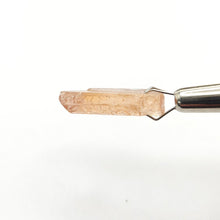 Load image into Gallery viewer, R674 Imperial Topaz facet rough 8.2cts
