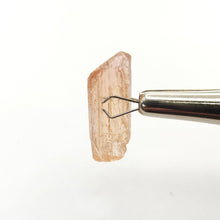 Load image into Gallery viewer, R674 Imperial Topaz facet rough 8.2cts
