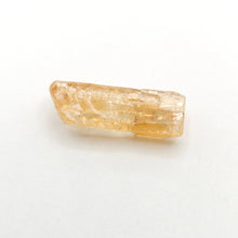Load image into Gallery viewer, R676 Imperial Topaz facet rough 9.0 cts
