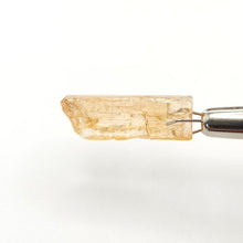 Load image into Gallery viewer, R676 Imperial Topaz facet rough 9.0 cts
