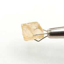 Load image into Gallery viewer, R677 Imperial Topaz facet rough 4.8cts
