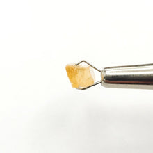 Load image into Gallery viewer, R678 Imperial Topaz facet rough 3.85cts
