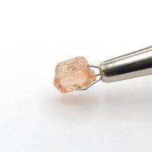 Load image into Gallery viewer, R680 Imperial Topaz facet rough 3.15cts
