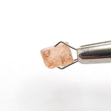 Load image into Gallery viewer, R680 Imperial Topaz facet rough 3.15cts
