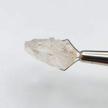 Load image into Gallery viewer, R693 Morganite facet rough 20.35cts
