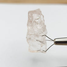 Load image into Gallery viewer, R696 Morganite facet rough 38.1cts
