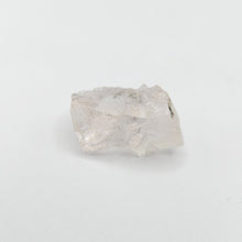 Load image into Gallery viewer, R699 Morganite facet rough 17.3cts
