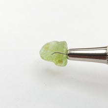 Load image into Gallery viewer, R703 Peridot facet rough 5.65cts
