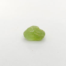 Load image into Gallery viewer, R706 Peridot facet rough 6.6cts
