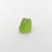 Load image into Gallery viewer, R707 Paridot facet rough 7.2cts
