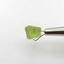 Load image into Gallery viewer, R707 Paridot facet rough 7.2cts
