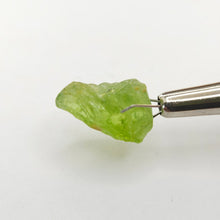 Load image into Gallery viewer, R710 Peridot facet rough 9.3cts

