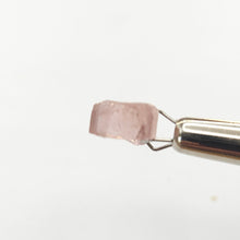 Load image into Gallery viewer, R717 Tourmaline facet rough 2.7cts
