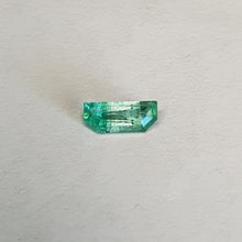 Load image into Gallery viewer, #92 Emerald Fancy Cut 0.3cts
