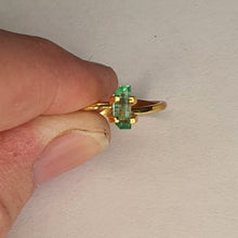 Load image into Gallery viewer, #92 Emerald Fancy Cut 0.3cts
